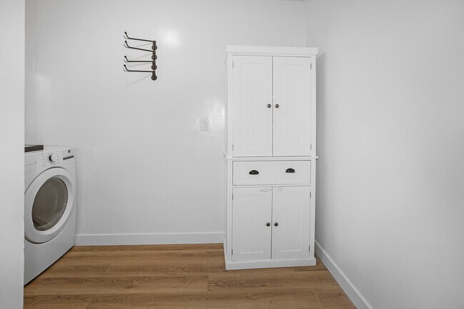 Foto del edificio - 951 N Curson Ave