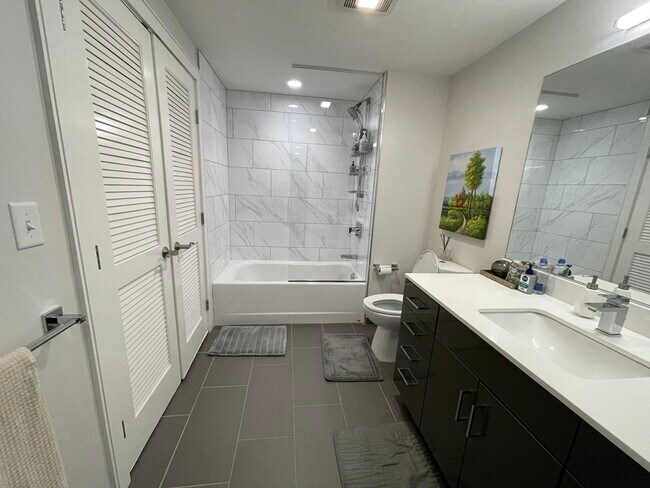 Foto del edificio - 264 Monsignor Obrien Hwy