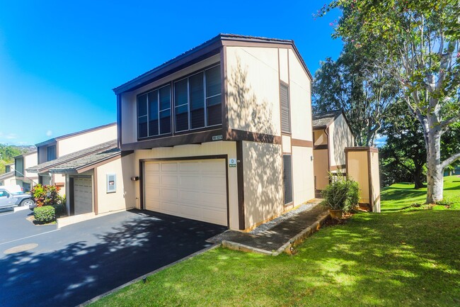 Foto del edificio - Hillside Terrace - spacious split-level en...