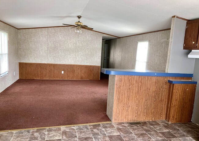 Building Photo - 84 Hummingbird Ln