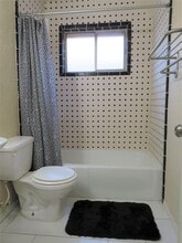 Building Photo - 1006 Avenue L