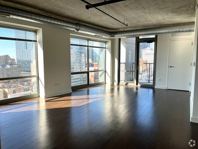 Building Photo - 800 S Clark St