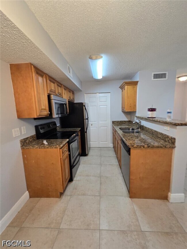 Building Photo - 12591 Equestrian Cir
