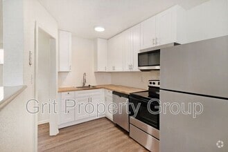 Building Photo - 6924 N Olive St