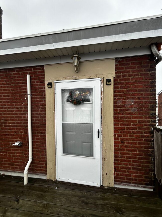 Building Photo - 133 Liberty St