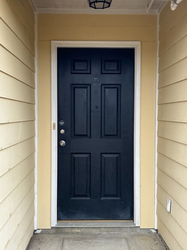 Foto del edificio - 4 Bedroom, 2 Bath Home in Lee County!