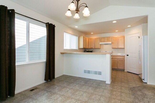 Foto del edificio - Charming 3 bed 3 bath home in NE Fort Coll...
