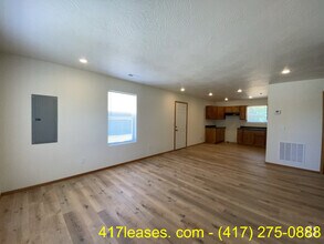 Building Photo - 2320 N Taylor Ave