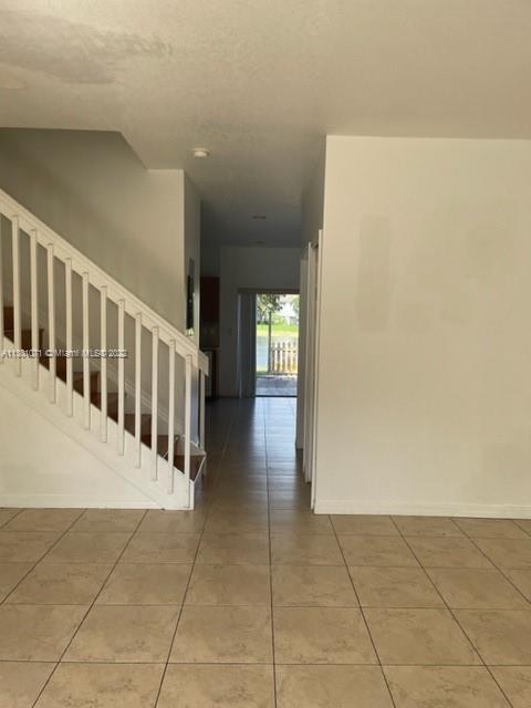 Building Photo - 1539 SE 31st Ct