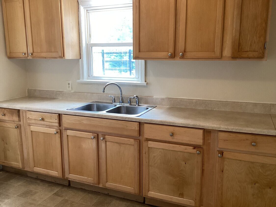 Primary Photo - 2 bedroom single family home with off stre...