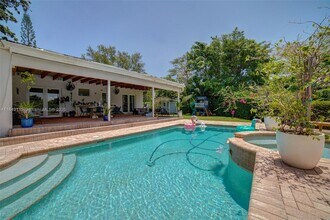 Building Photo - 8750 SW 125th Terrace