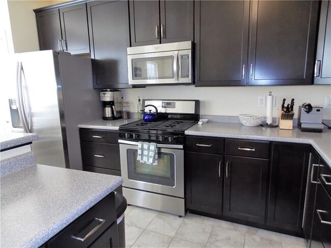 Building Photo - 10556 Timber Edge Dr
