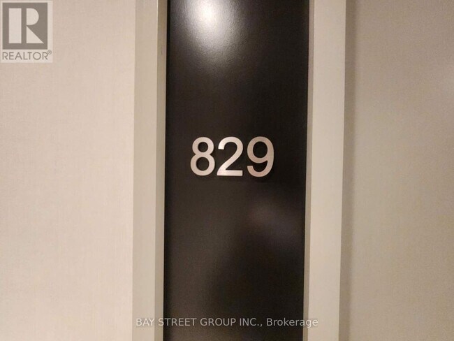 Photo du bâtiment - 400 King St W