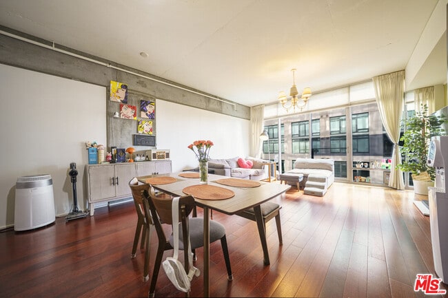 Foto del edificio - 1100 S Hope St