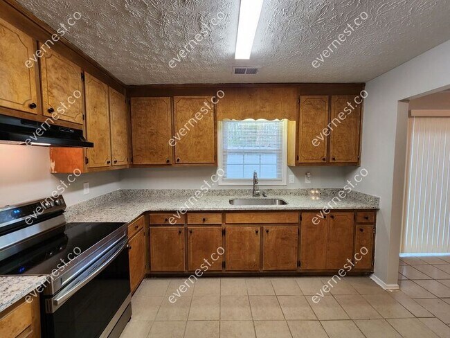 Building Photo - 421 Reed Way