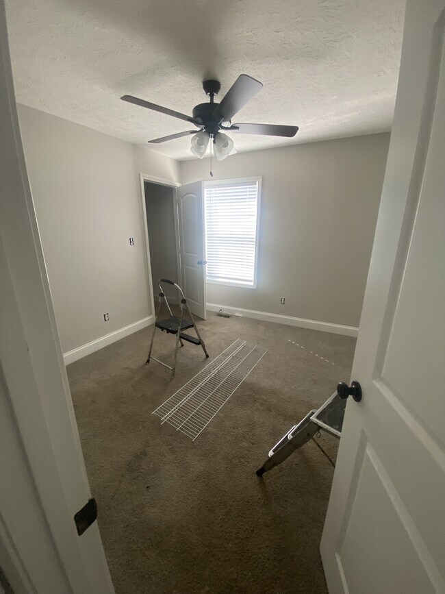 Foto del edificio - 485 Labrador Dr