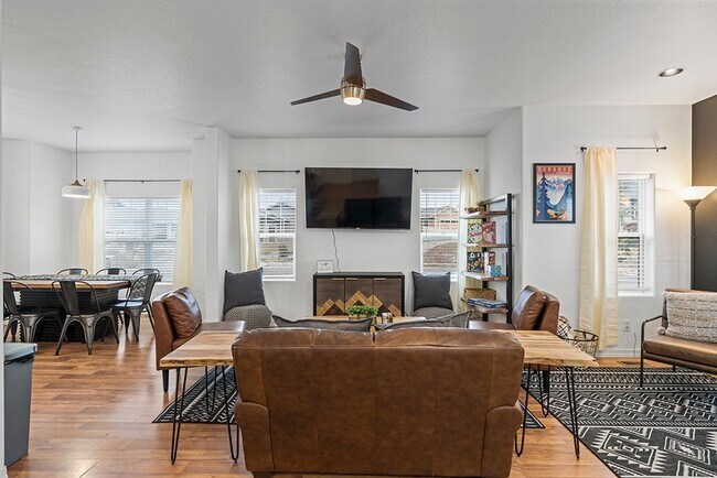 Foto del edificio - 1710 N Taylor Cir