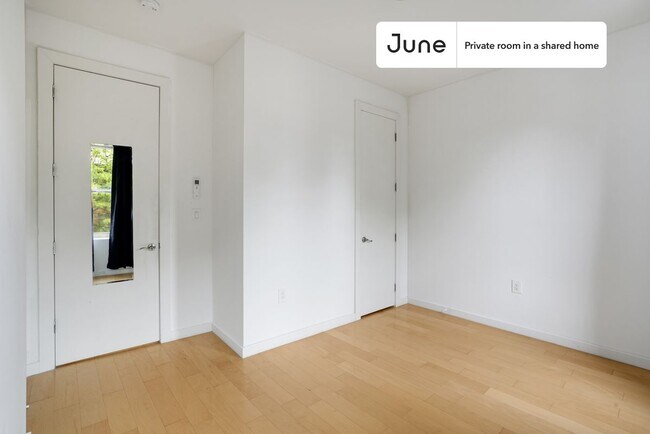 Building Photo - Room in Shared 4 bed/2 bath home