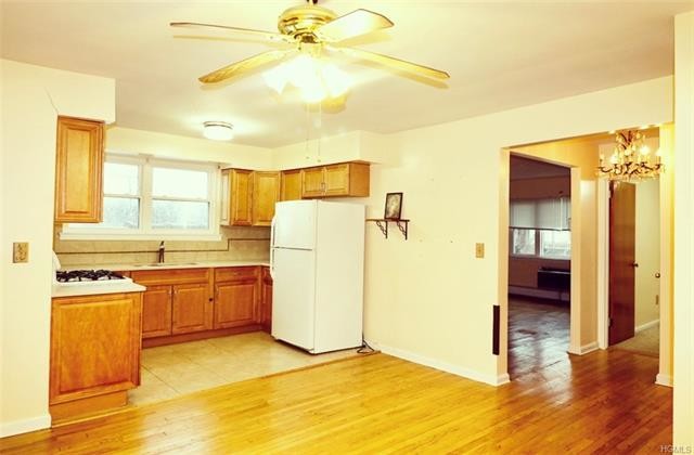 Foto principal - 3 bedroom in Bronx NY 10469