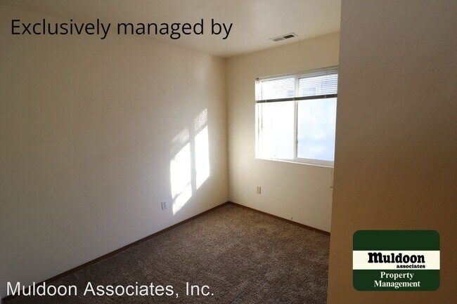 Building Photo - 3 br, 1 bath House - 2913 Winnipeg St