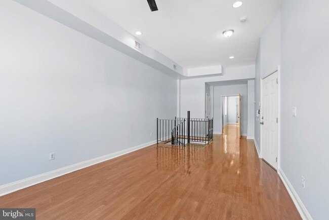 Foto del edificio - 1712 W Girard Ave