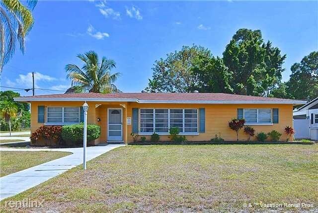 Building Photo - 100 Aurora St E