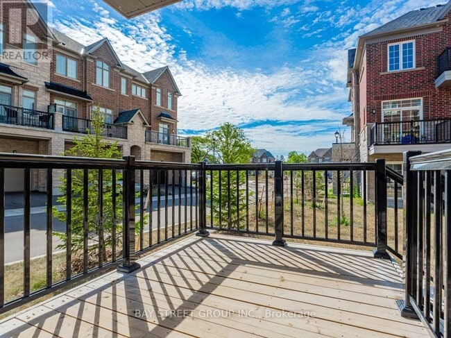 Photo du bâtiment - 29 Creekvalley Ln