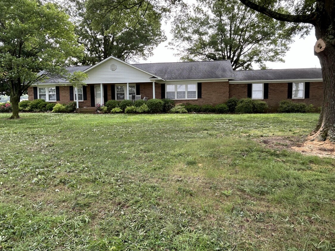 Primary Photo - 324 Sikes Mill Rd