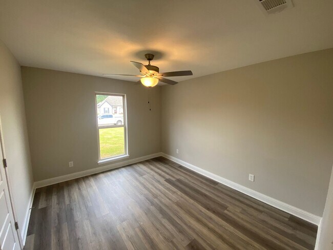 Building Photo - JUST REDUCED!! PLUS..***Move in Special..1...