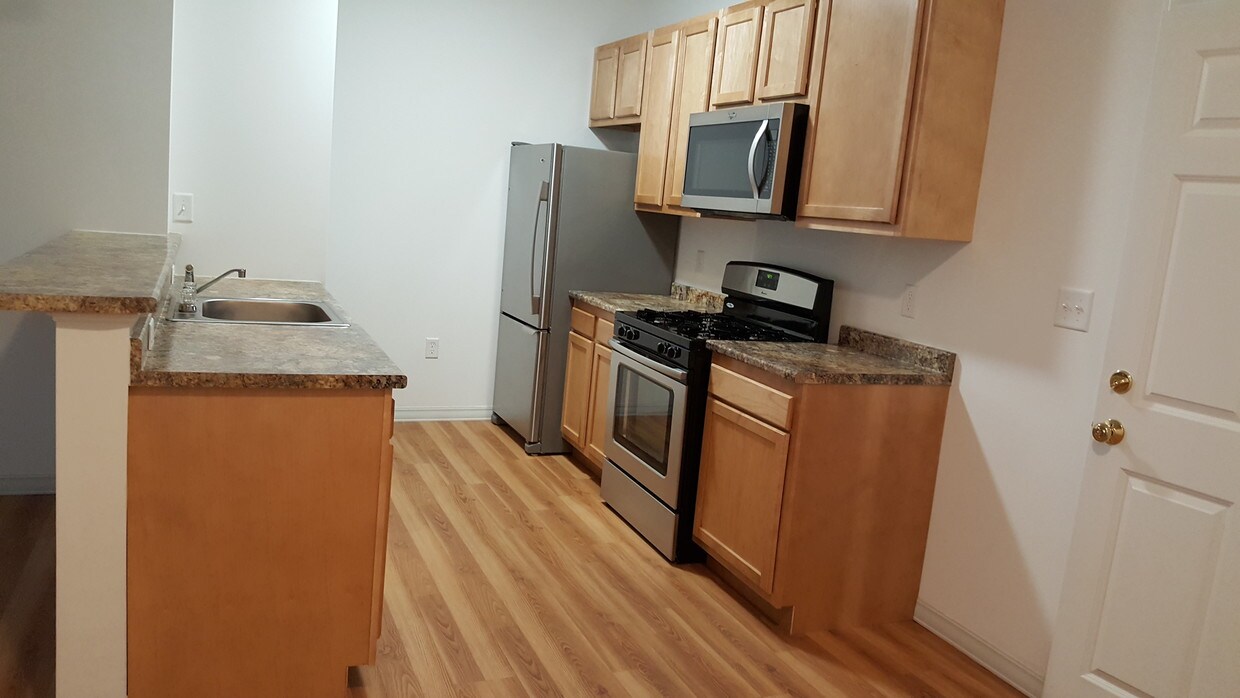 1 Crosswoods Path Blvd, Merrimack, NH 03054 Apartments in Merrimack