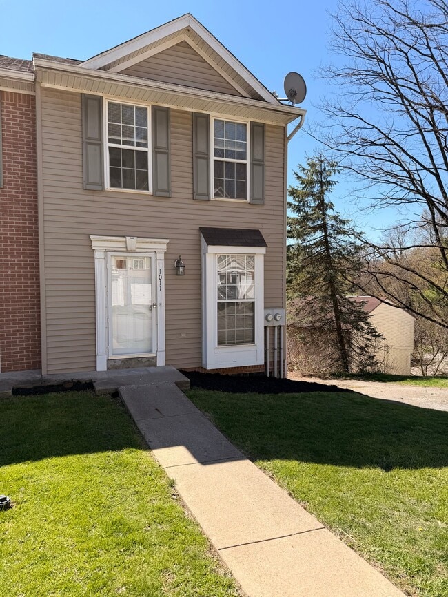 Photo - 1011 Pinoak Ct Townhome