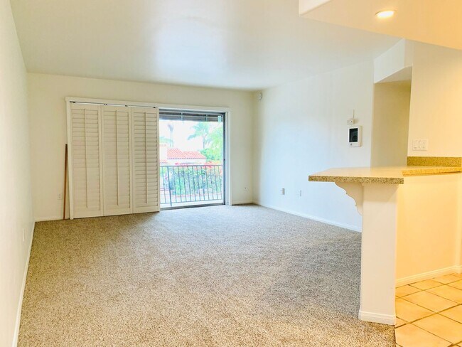 Building Photo - Coastal 2BD/1BA Condo Available in Point L...
