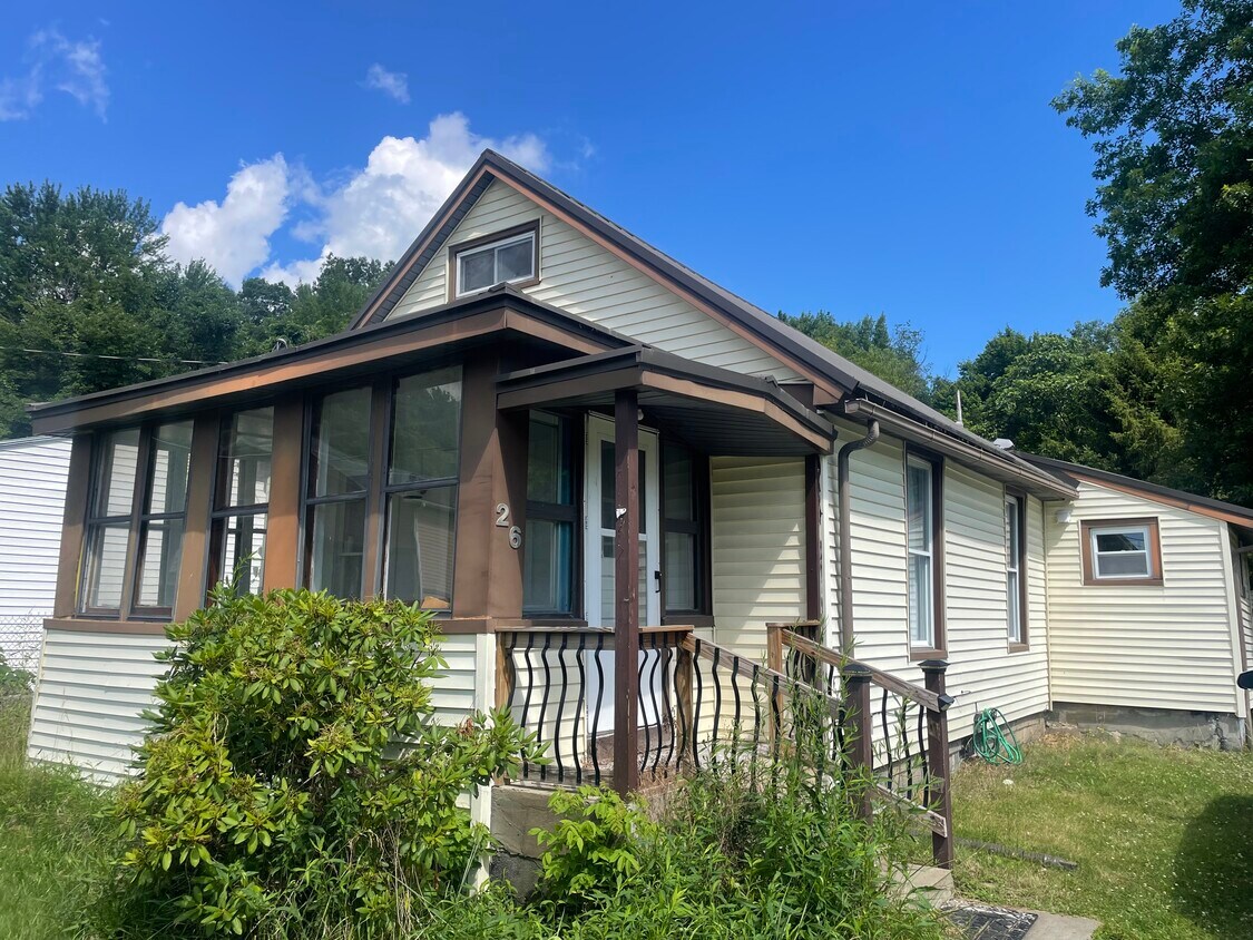 Primary Photo - 26 Tuxill Ave