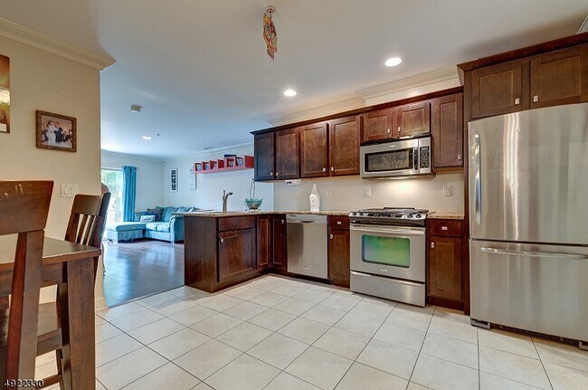 Foto del edificio - 1625 Paterson Plank Rd