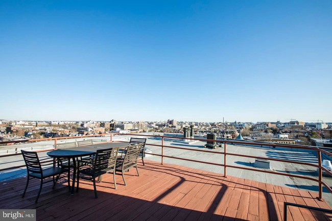 Foto del edificio - 2038 18th St NW