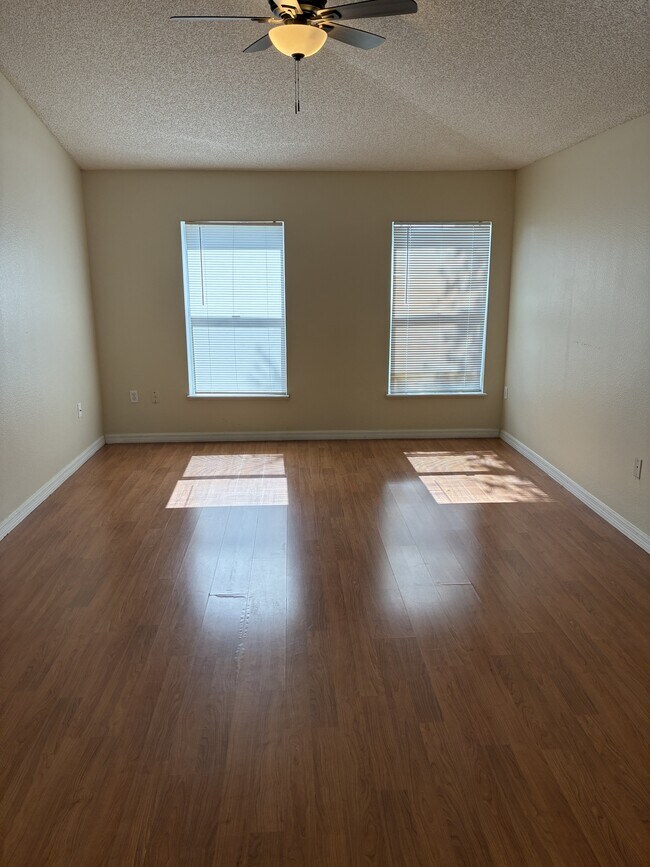 Foto del edificio - 1826 Ashton Park Pl