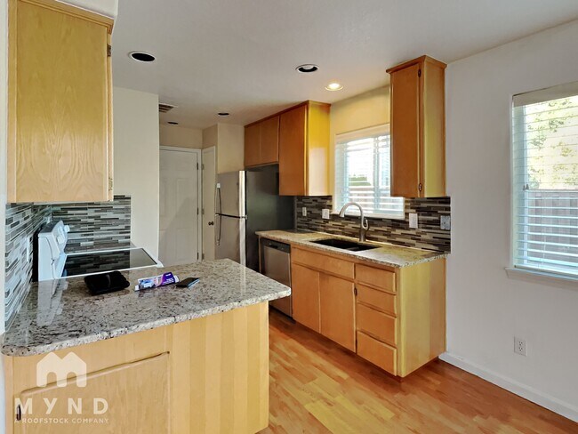 Foto del edificio - 20654 SW Sun Drop Pl