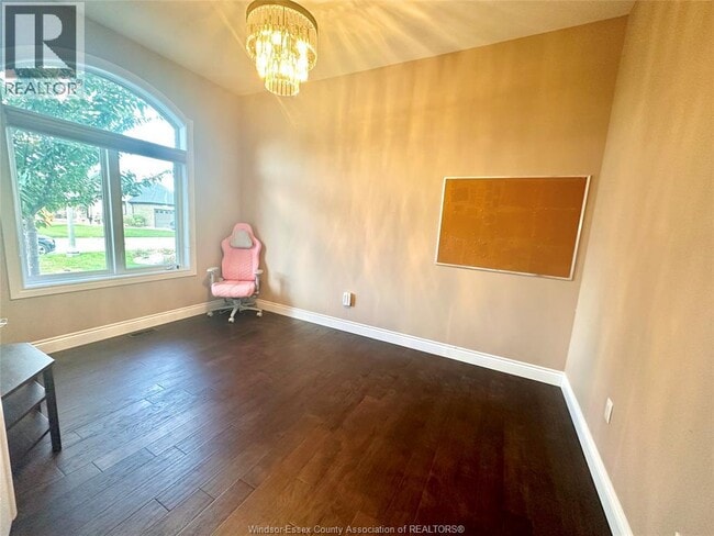 Building Photo - 1180 Regency Cres