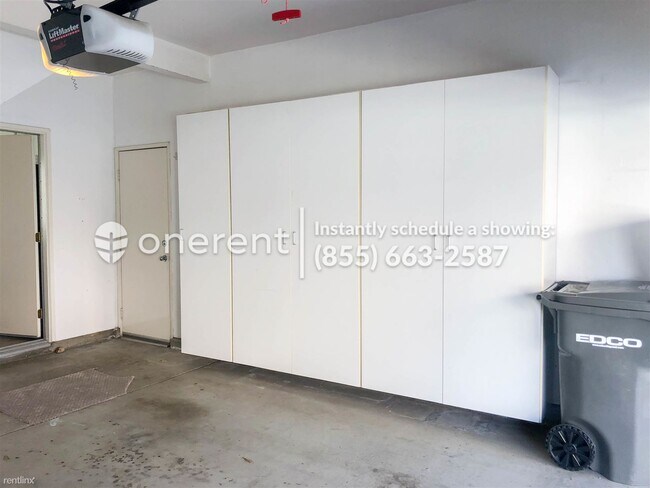 Building Photo - 10953 Caminito Arcada