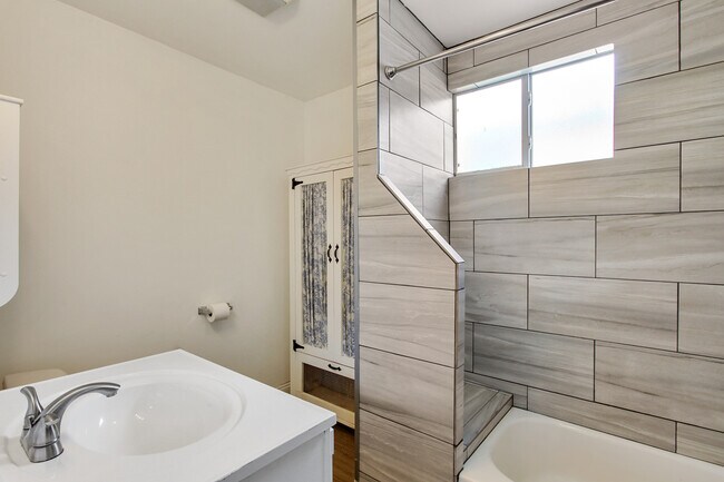 Building Photo - 6022 Wilton Dr