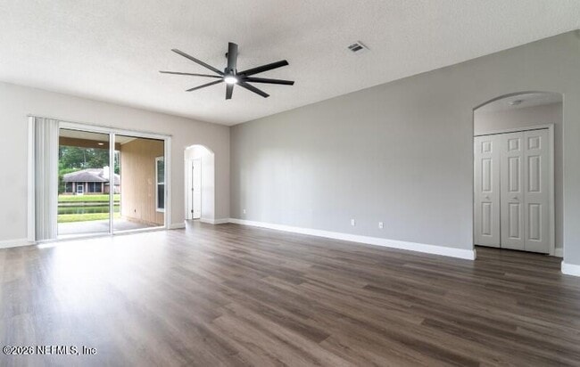Building Photo - 557 Grand Parke Dr