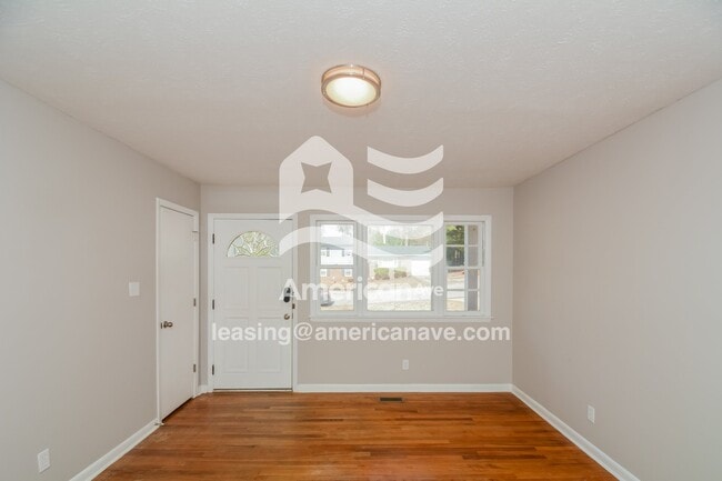 Building Photo - 3237 Barksdale Rd