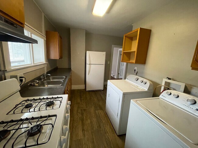Foto del edificio - 2 Bedroom House W/ Updates!