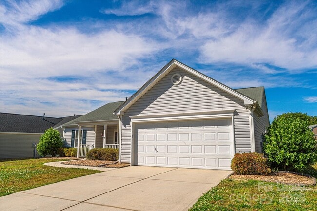 Building Photo - 4013 Shadow Pines Cir