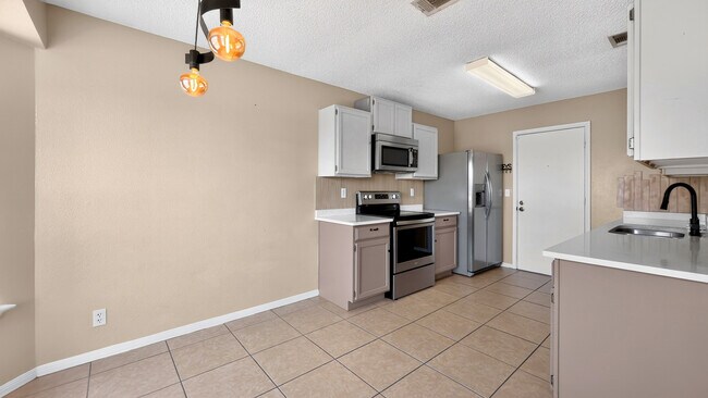 Foto del edificio - 3507 Christie Dr