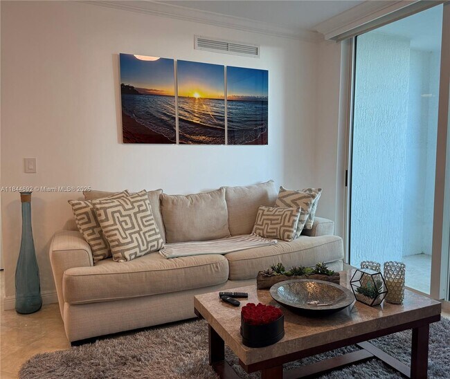Foto del edificio - 1755 E Hallandale Beach Blvd