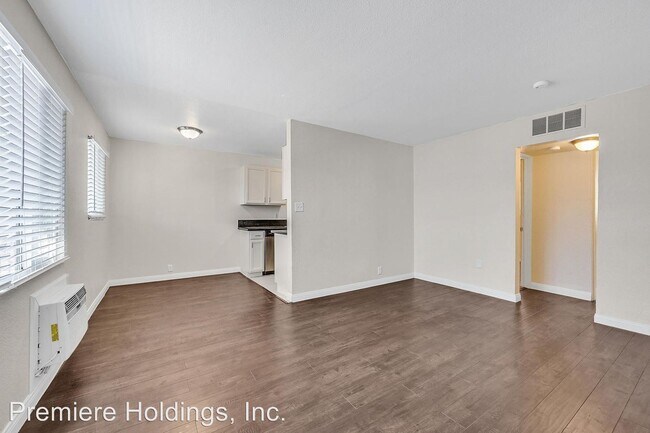 Building Photo - 2113 Sunrise Ave