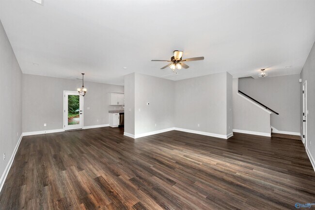 Foto del edificio - 1711 Golf Club Ln NW