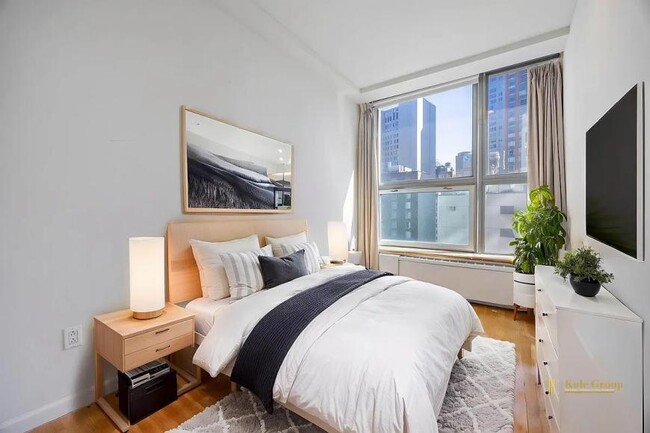 Building Photo - 4 bedroom in NEW YORK NY 10038