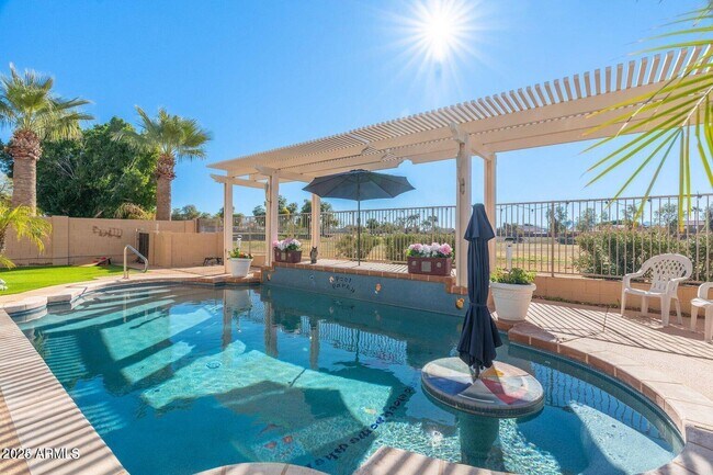 Foto del edificio - 12829 W Whitton Ave